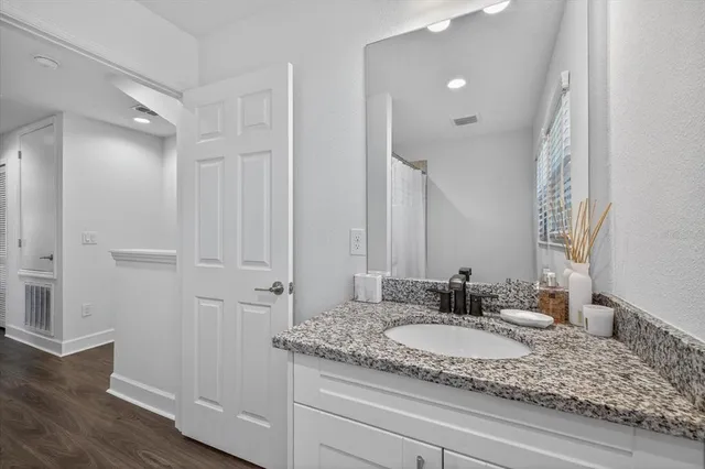 $3,000 | 115 East Broad Street, Unit 2, Tampa, FL 33604