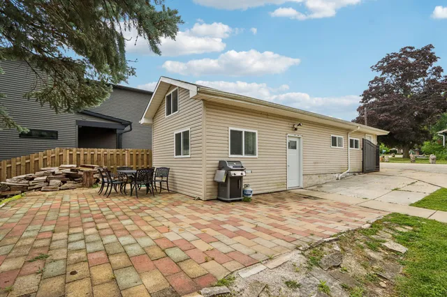 $969,000 | 12719 234th Avenue, Salem Lakes, WI 53179