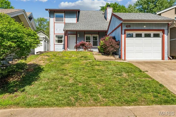$203,210 | 429 Far Hill Drive, Ballwin, MO 63021