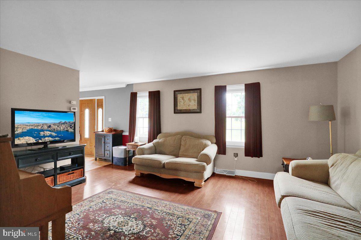 456 Mountain Home Road Reading, PA 19608 - Photo 3 of 31