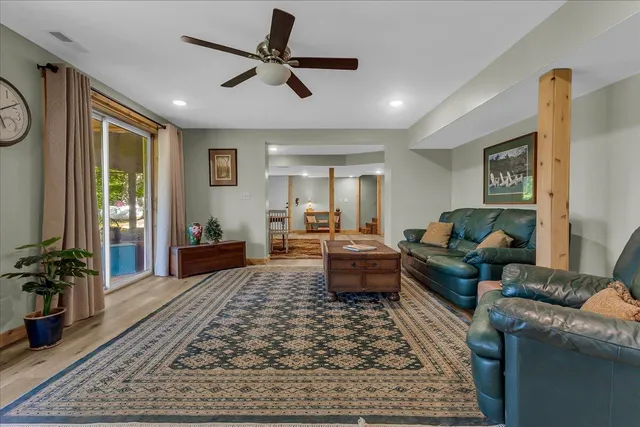 $699,900 | 45417 15th Avenue, Bloomingdale, MI 49026