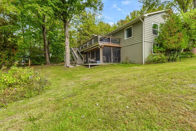 $699,900 | 45417 15th Avenue, Bloomingdale, MI 49026