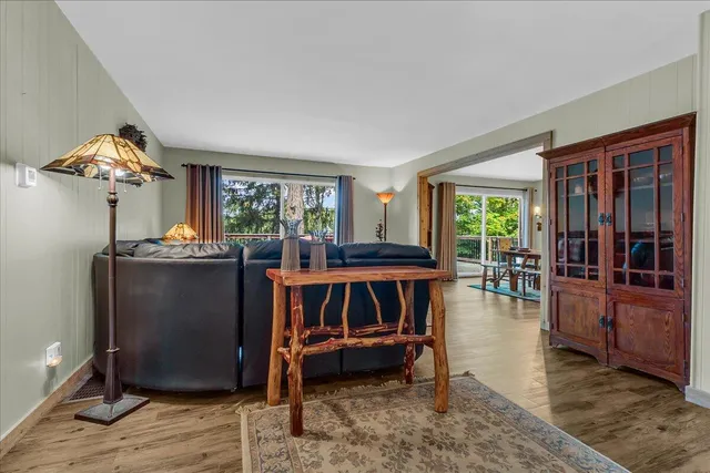 $699,900 | 45417 15th Avenue, Bloomingdale, MI 49026