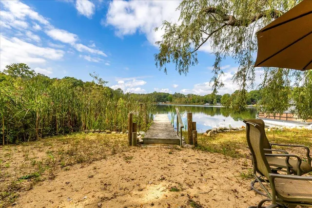 $699,900 | 45417 15th Avenue, Bloomingdale, MI 49026