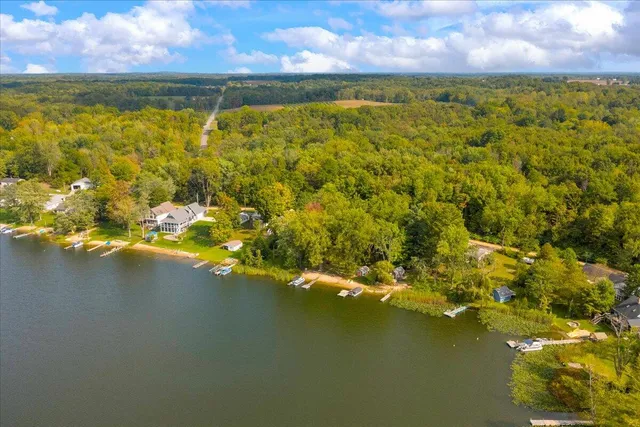 $699,900 | 45417 15th Avenue, Bloomingdale, MI 49026