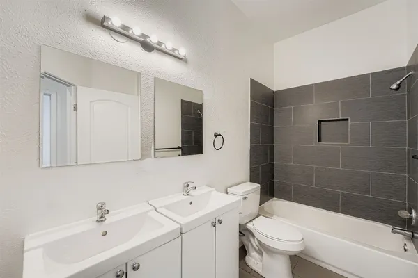 $2,000 | 4902 Parell Path, Austin, TX 78744