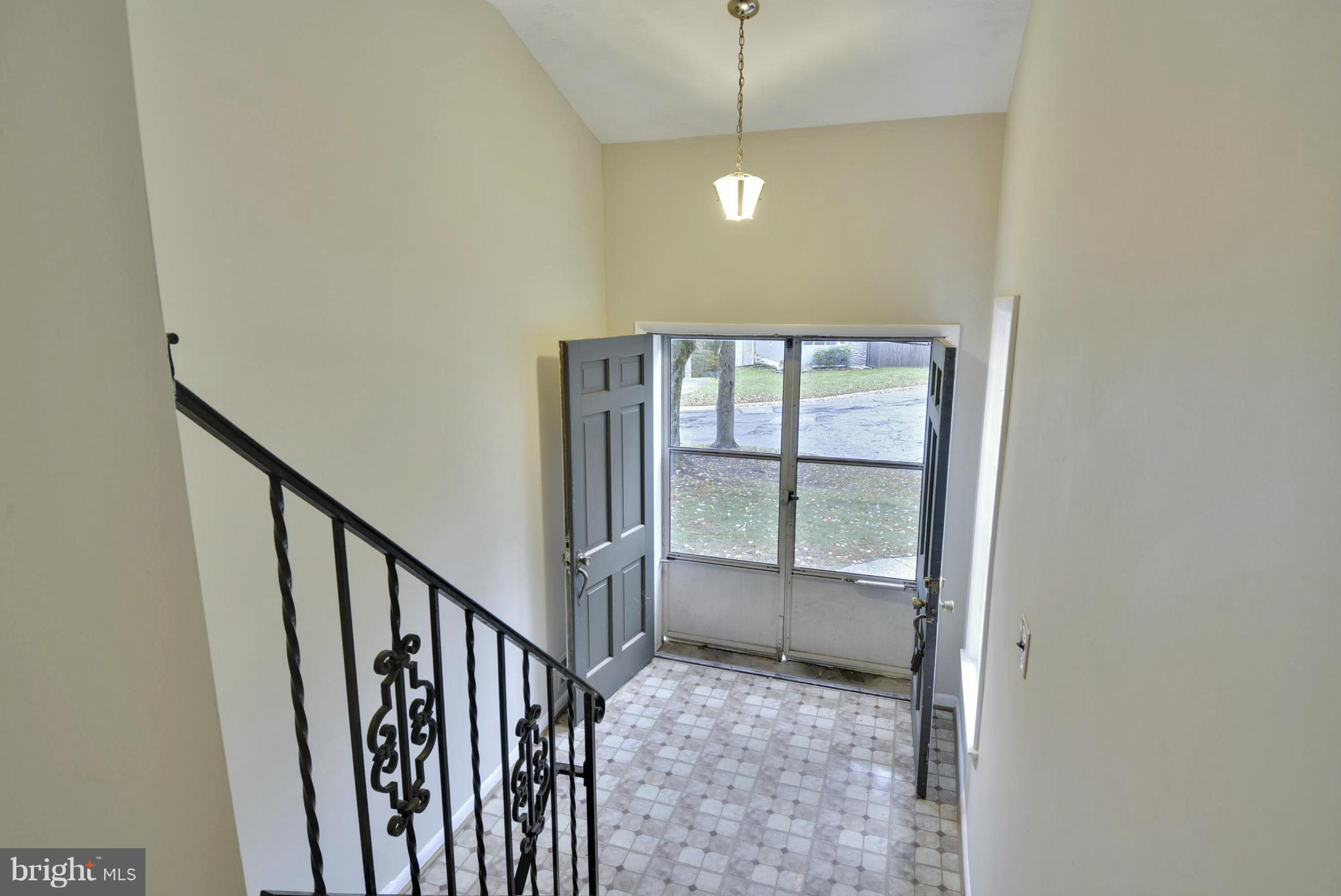 10423 Burnt Ember Drive Silver Spring, MD 20903 - Photo 2 of 30 Interior (General)