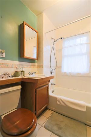 138 Ashcroft Road Medford, MA 02155 - Photo 7 of 15 Gallery Image 7