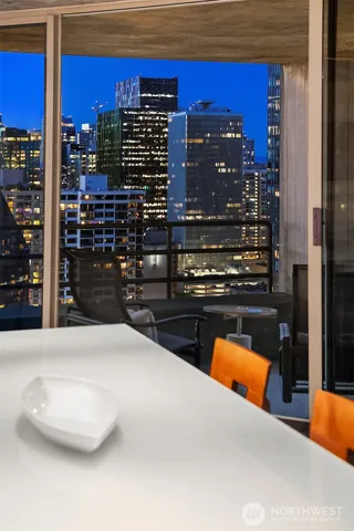 $799,000 | 2125 1st Avenue, Unit 3003, Seattle, WA 98121