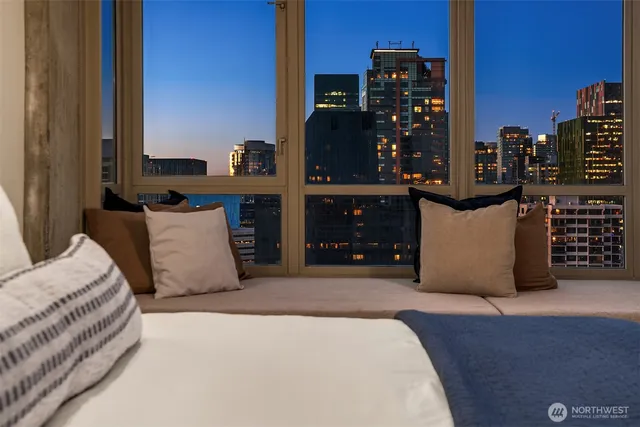 $799,000 | 2125 1st Avenue, Unit 3003, Seattle, WA 98121