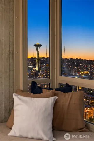 $799,000 | 2125 1st Avenue, Unit 3003, Seattle, WA 98121