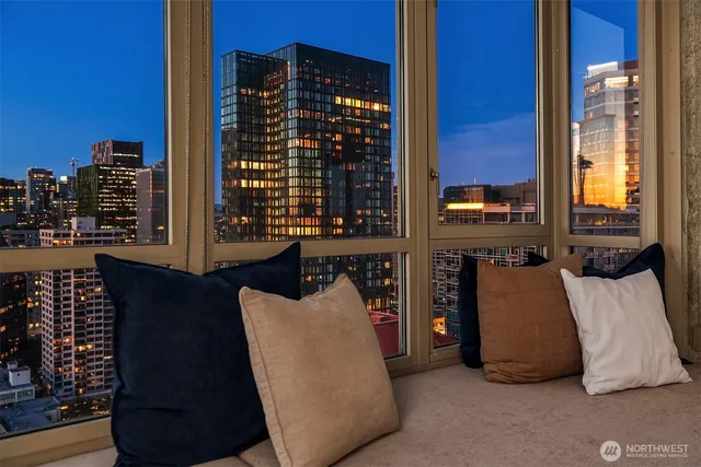 $799,000 | 2125 1st Avenue, Unit 3003, Seattle, WA 98121