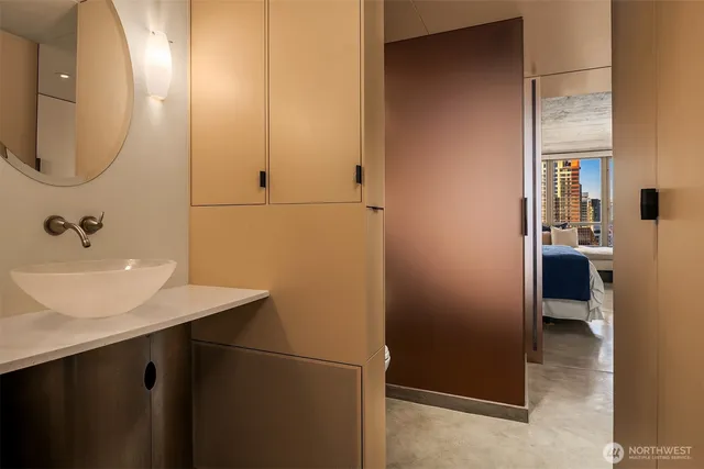 $799,000 | 2125 1st Avenue, Unit 3003, Seattle, WA 98121