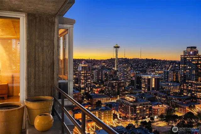 $799,000 | 2125 1st Avenue, Unit 3003, Seattle, WA 98121