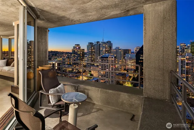 $799,000 | 2125 1st Avenue, Unit 3003, Seattle, WA 98121