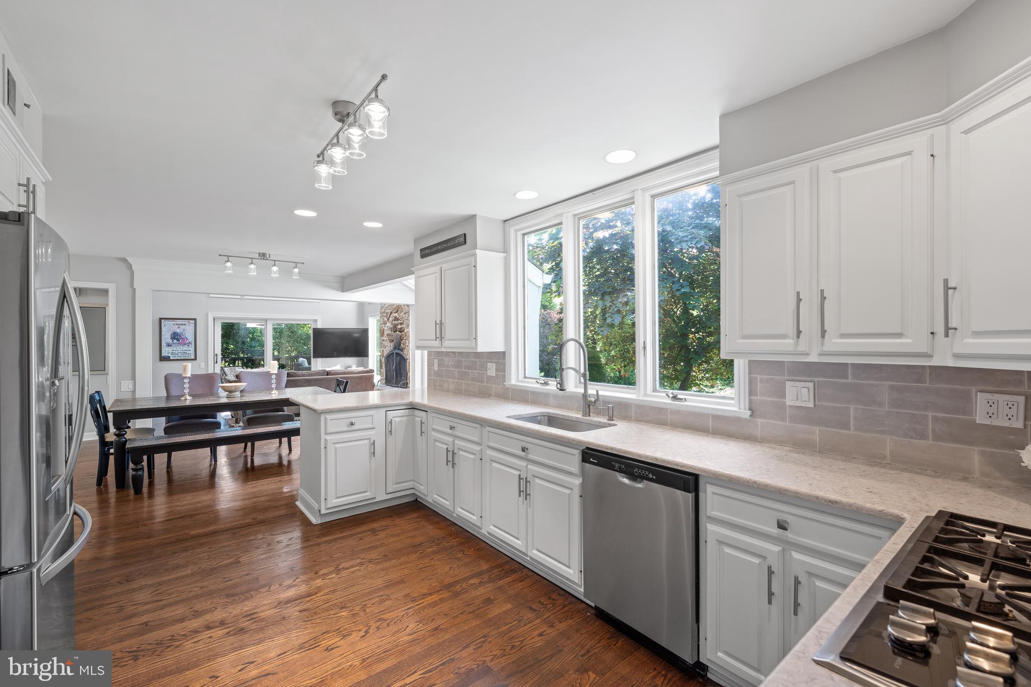 318 Julip Run Wayne, PA 19087 - Photo 17 of 43 Kitchen