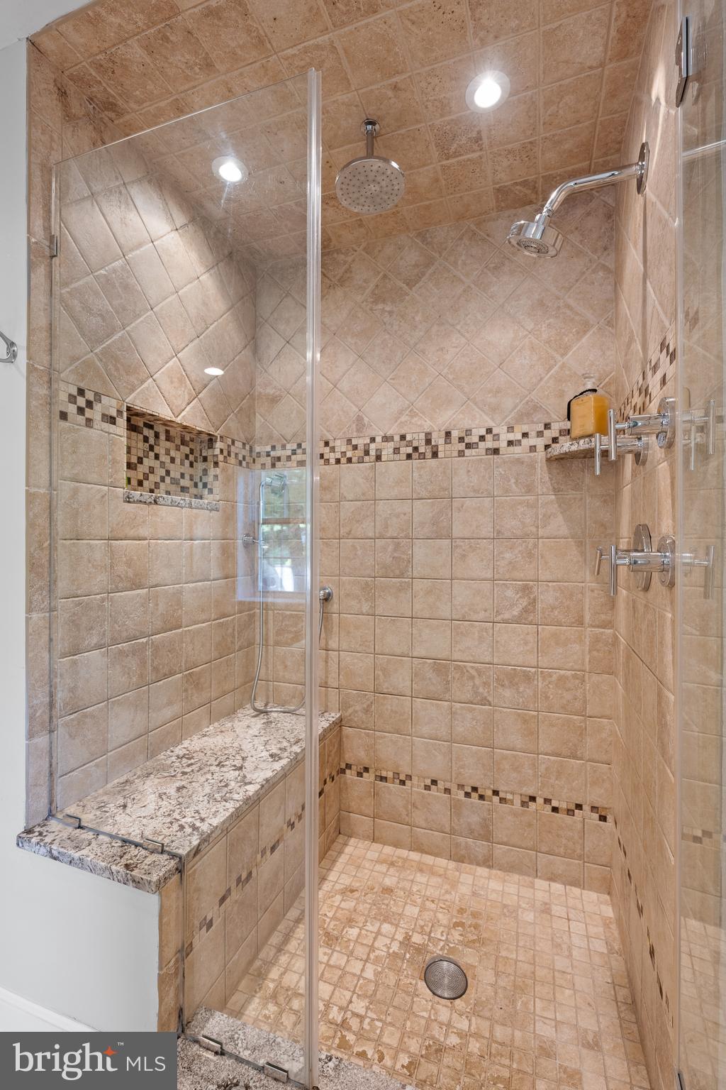 318 Julip Run Wayne, PA 19087 - Photo 27 of 43 Primary Bathroom