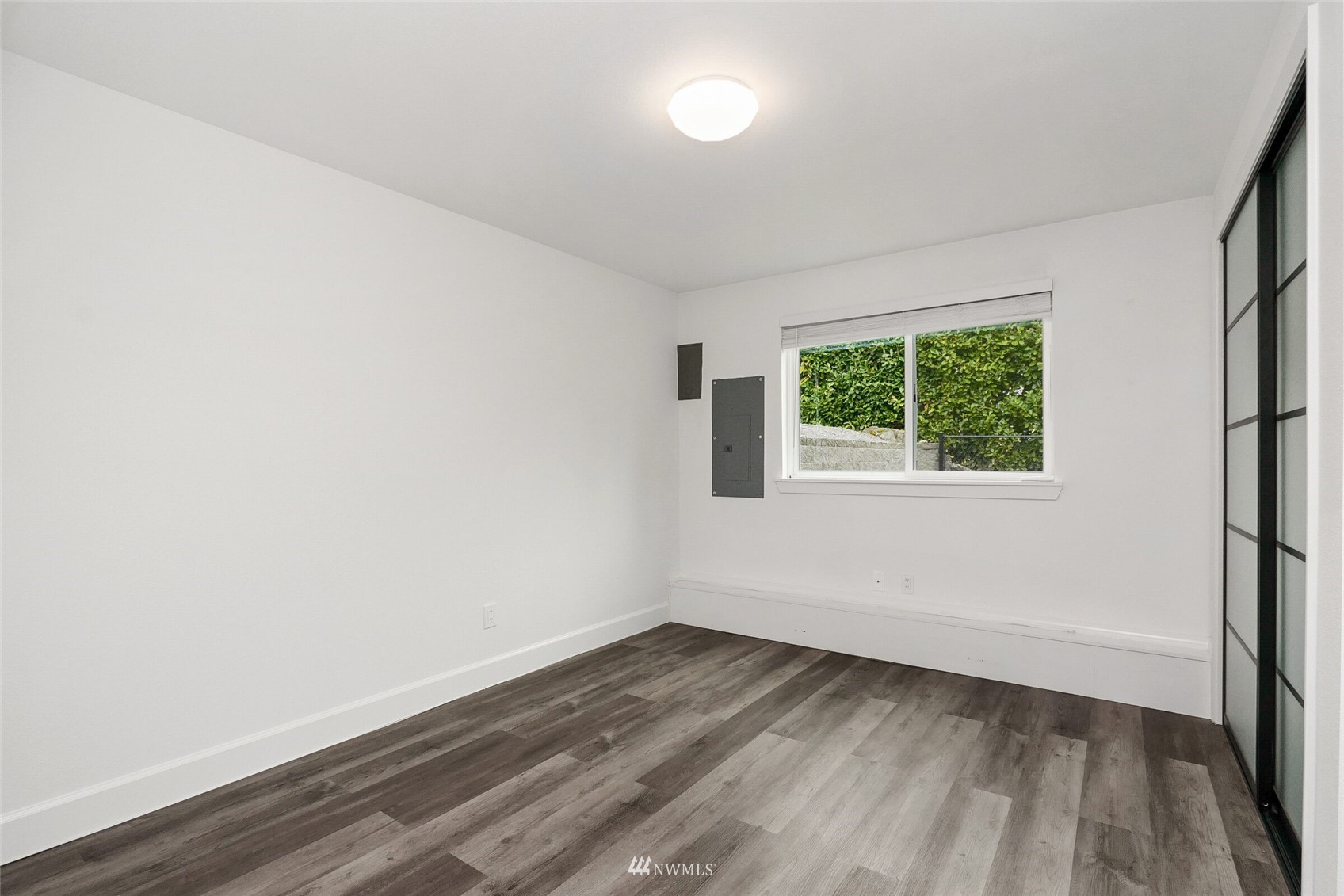 2009 Northeast 24th Street Renton, WA 98056 - Photo 18 of 22 an empty room with a window