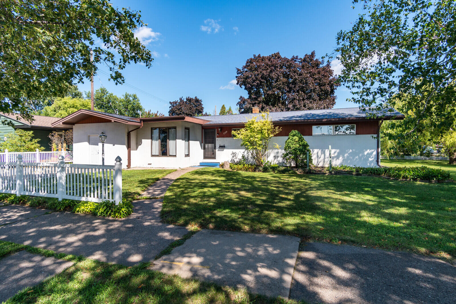 01_2329_23rdStS_Exterior1_mls