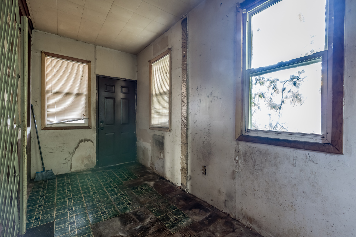 7206 South Lafayette Avenue Chicago, IL 60621 - Photo 2 of 17