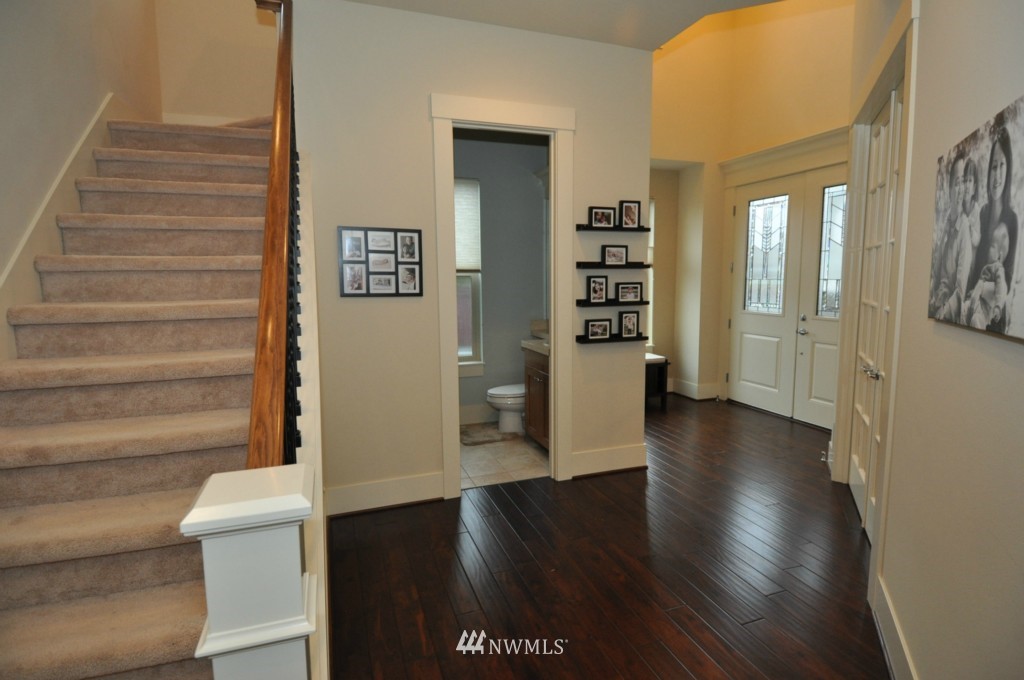 265 Nile Avenue Northeast Renton, WA 98059 - Photo 6 of 25 Gallery Image 6