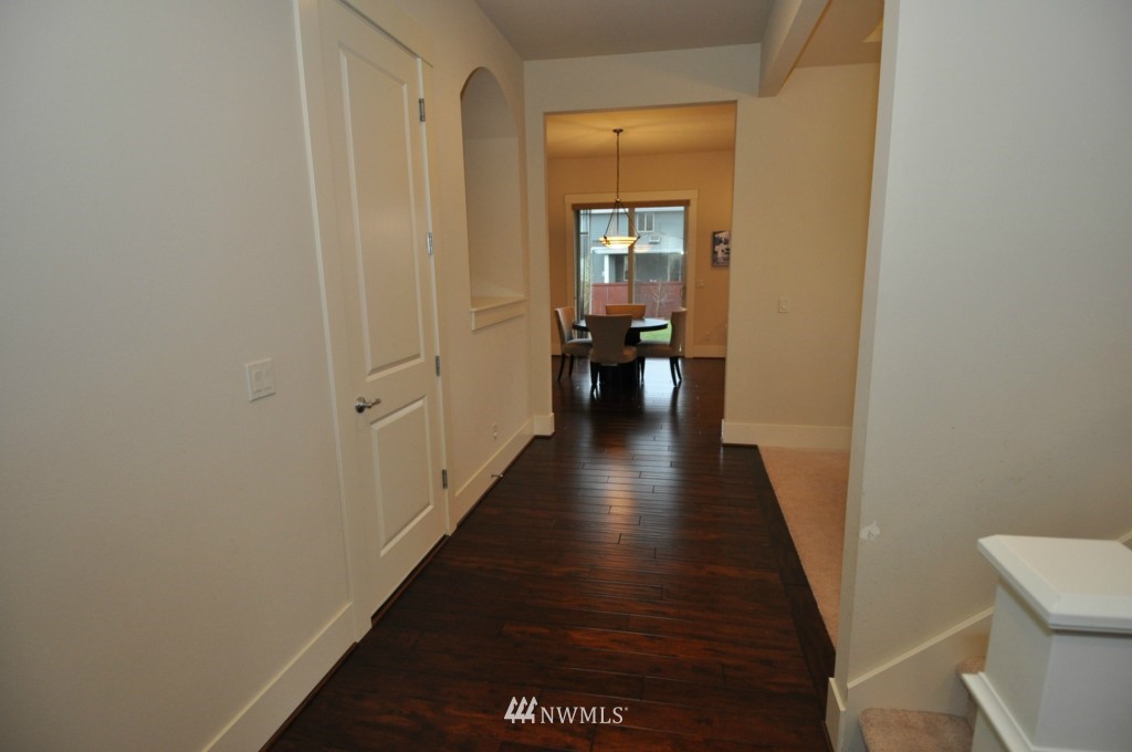 265 Nile Avenue Northeast Renton, WA 98059 - Photo 7 of 25 Gallery Image 7