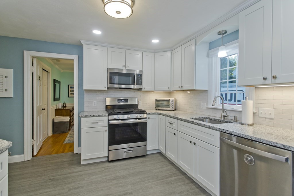 47 Brighton Street Springfield, MA 01118 - Photo 11 of 41 Gallery Image 11