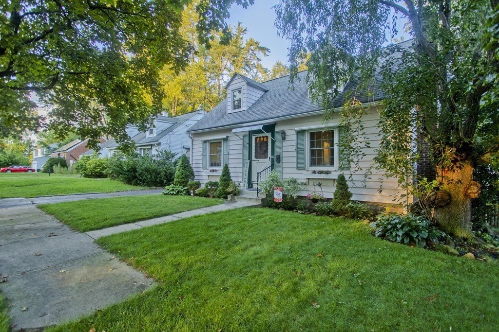 47 Brighton Street Springfield, MA 01118 - Photo 2 of 41 Gallery Image 2
