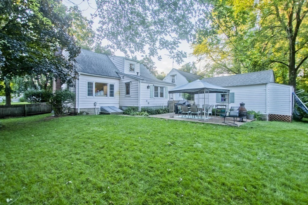 47 Brighton Street Springfield, MA 01118 - Photo 4 of 41 Gallery Image 4