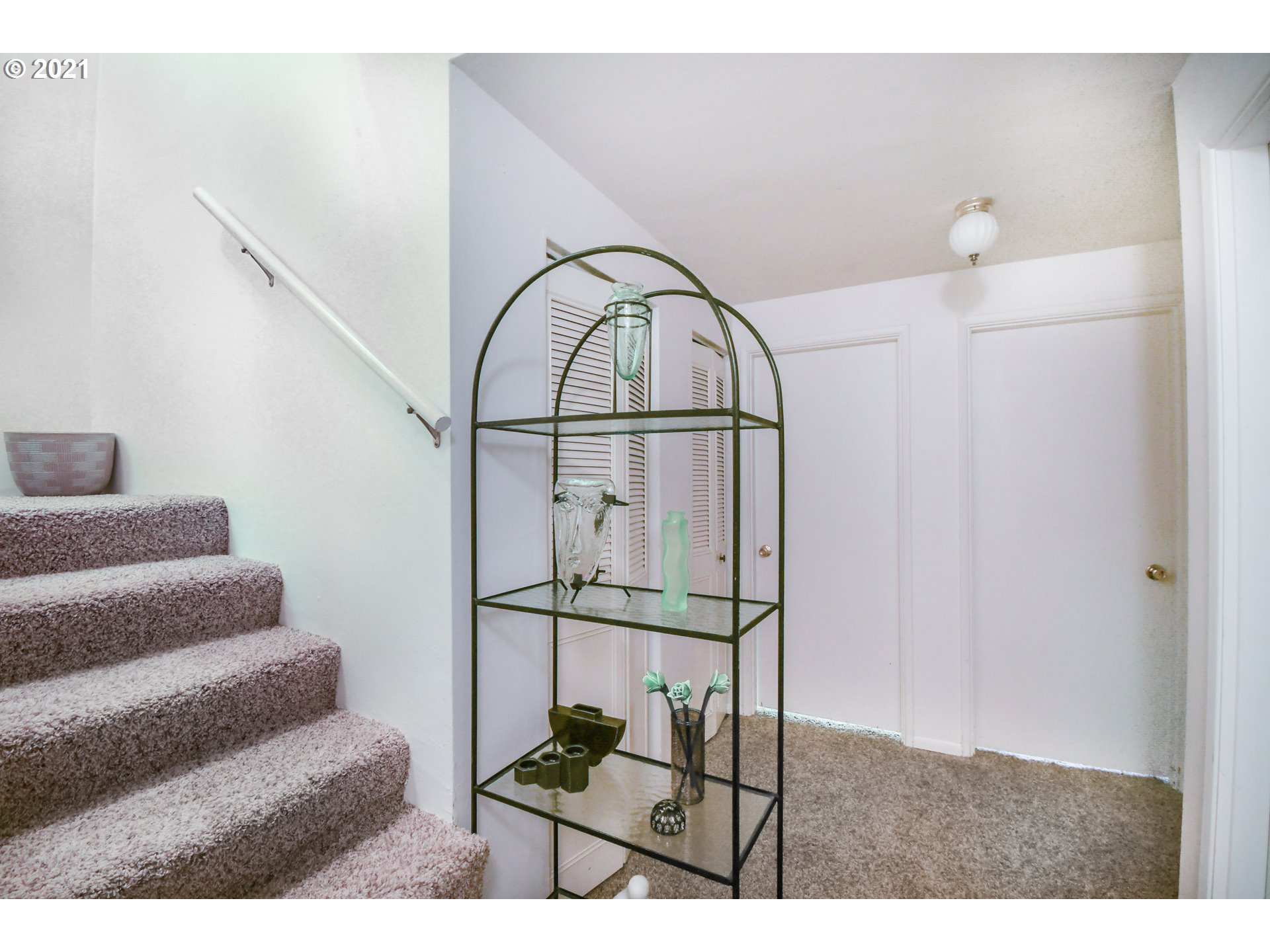 122 Treehill Loop Eugene, OR 97405 - Photo 14 of 29 Gallery Image 14