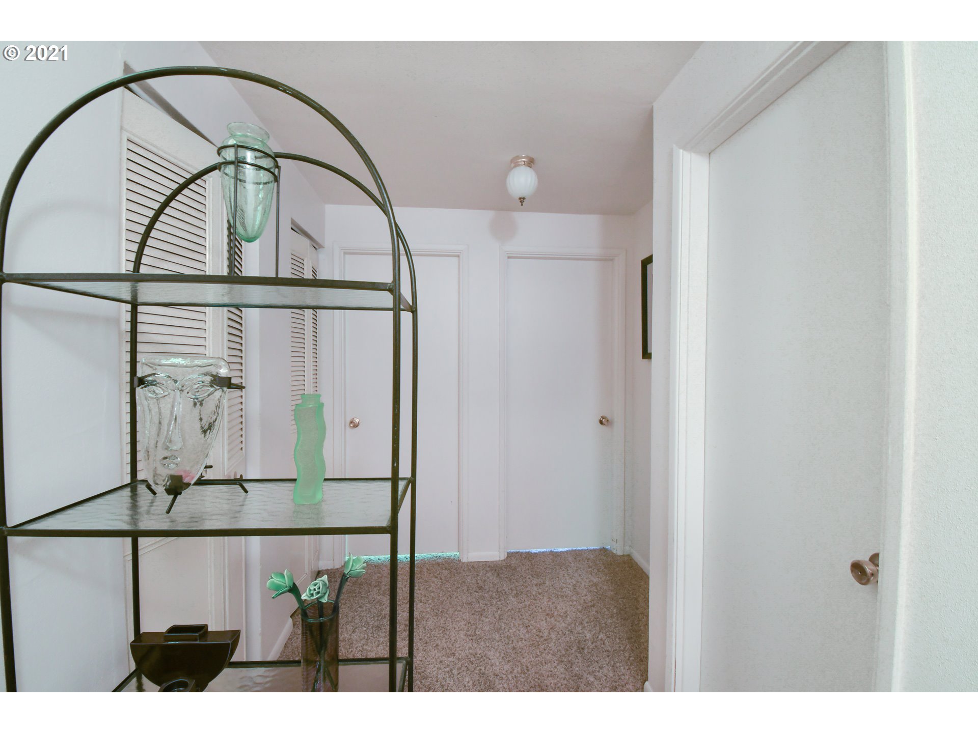 122 Treehill Loop Eugene, OR 97405 - Photo 15 of 29 Gallery Image 15