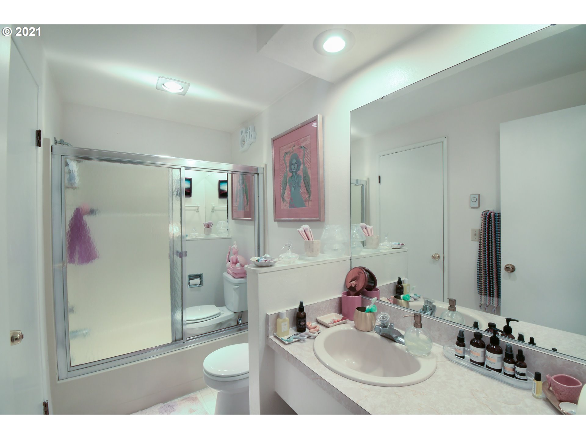 122 Treehill Loop Eugene, OR 97405 - Photo 18 of 29 Gallery Image 18