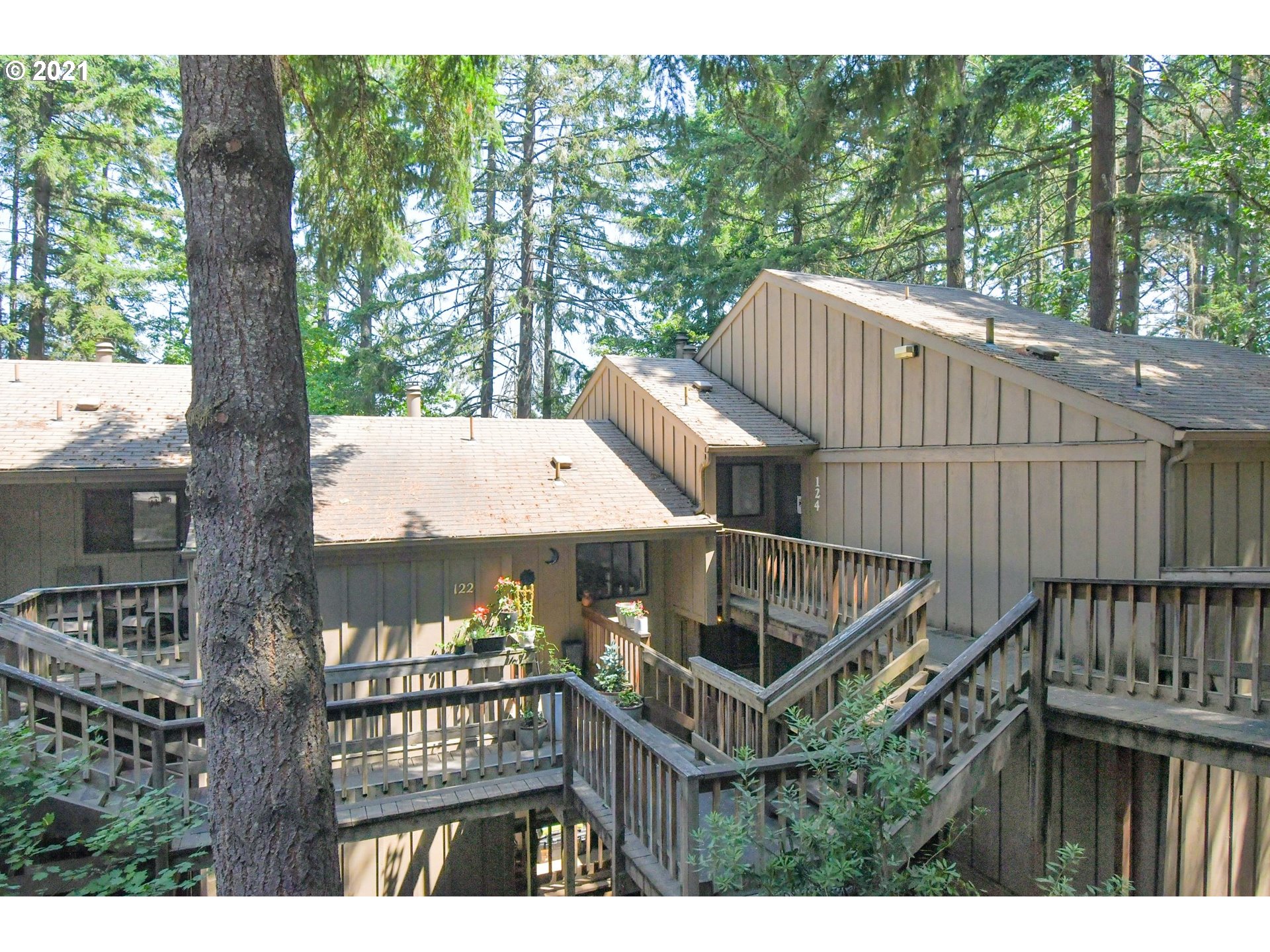 122 Treehill Loop Eugene, OR 97405 - Photo 22 of 29 Gallery Image 22