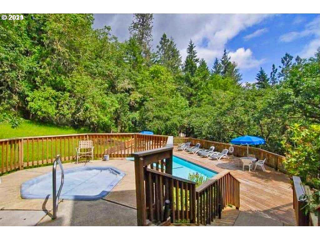 122 Treehill Loop Eugene, OR 97405 - Photo 24 of 29 Gallery Image 24