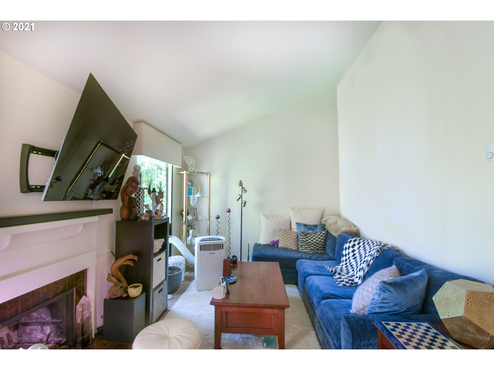 122 Treehill Loop Eugene, OR 97405 - Photo 5 of 29 Gallery Image 5