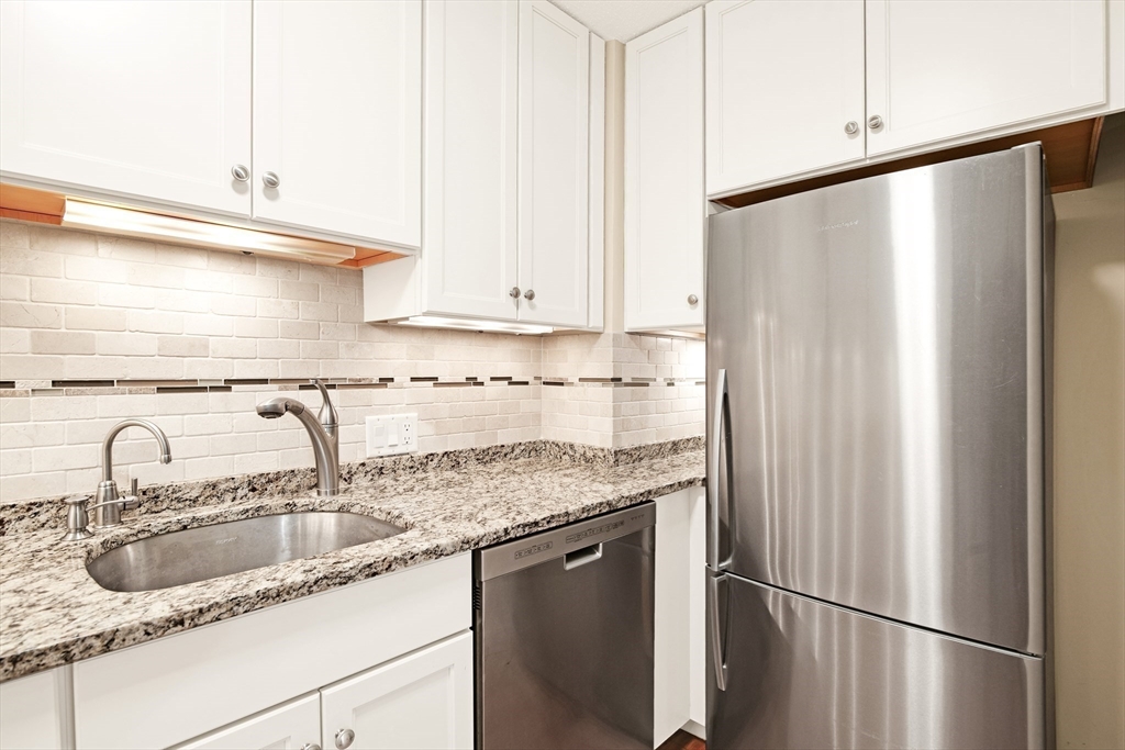 273 Cambridge Road, Unit 408 Woburn, MA 01801 - Photo 5 of 33