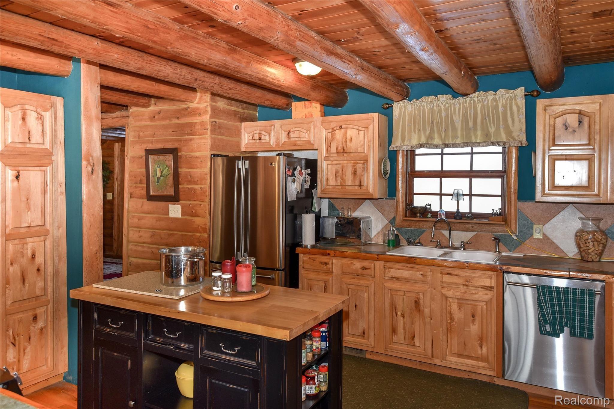 275 West Castle Road Fostoria, MI 48435 - Photo 17 of 57 275 W Castle Road Fostoria Michigan (16).jpg