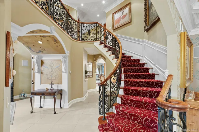 a view of entryway with a front door