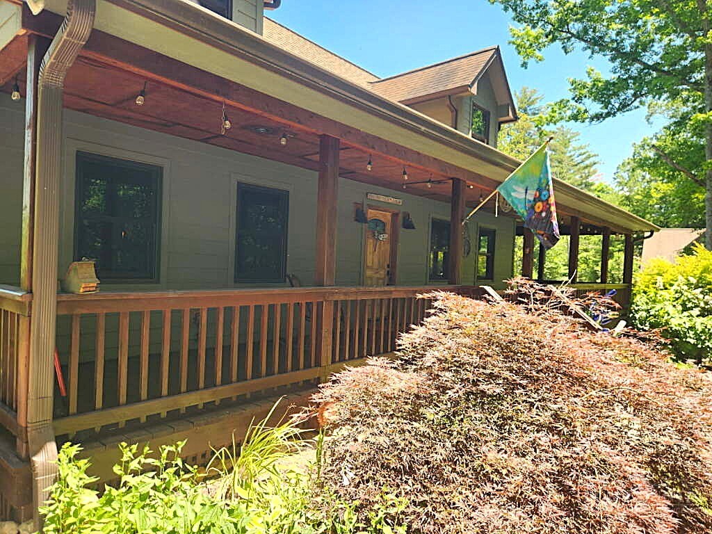 1400 Rustic Road West Jefferson, NC 28694 - Photo 3 of 31 Gallery Image 3