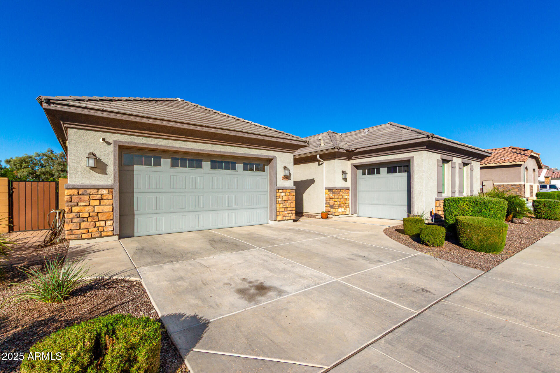 20978 East Camacho Road Queen Creek, AZ 85142 - Photo 3 of 47 03-Camacho