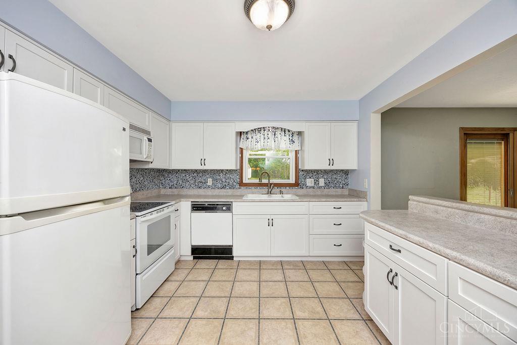 712 West Taylor School Road Hamilton, OH 45013 - Photo 9 of 47