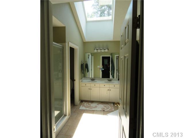 10714 Ridge Acres Road Charlotte, NC 28214 - Photo 13 of 16 Gallery Image 13