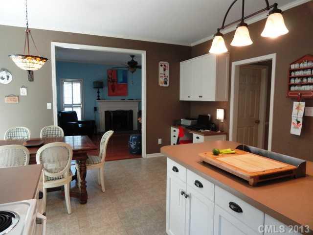 10714 Ridge Acres Road Charlotte, NC 28214 - Photo 5 of 16 Gallery Image 5