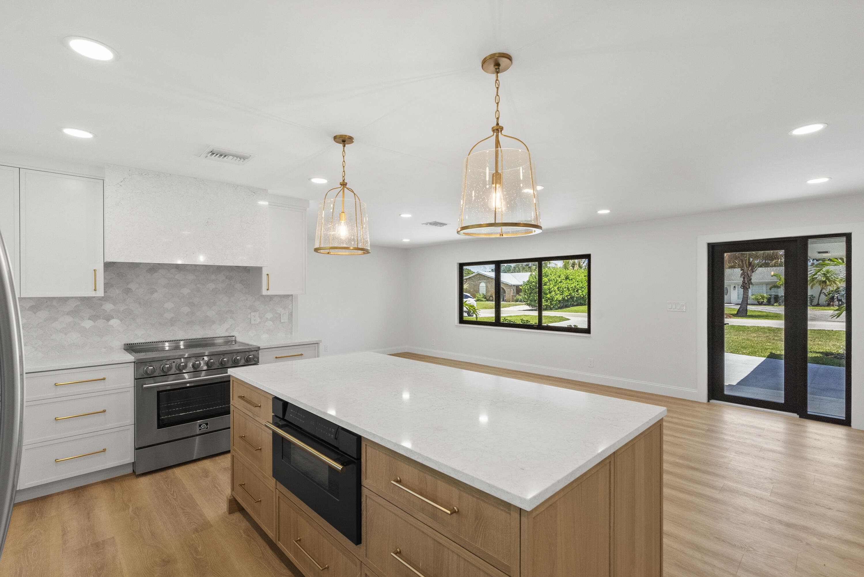 128 Norfolk Road Jupiter, FL 33469 - Photo 4 of 46 kitchen