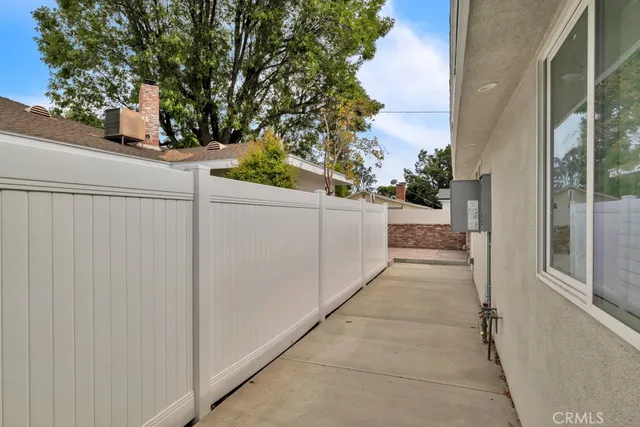 $2,995 | 15513 Hart Street, Van Nuys, CA 91406