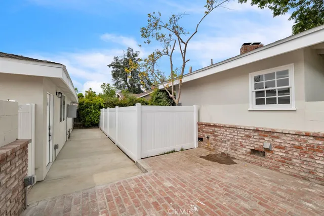 $2,995 | 15513 Hart Street, Van Nuys, CA 91406