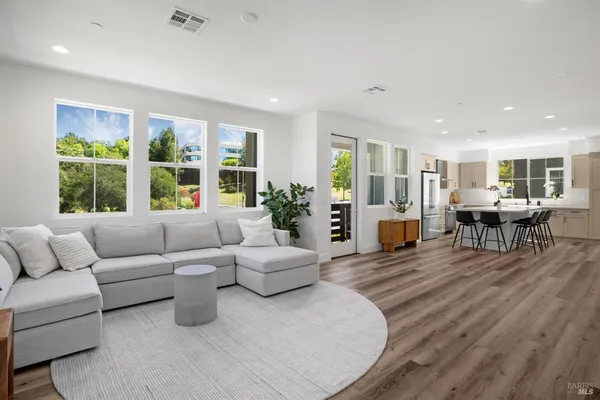 $899,900 | 475 Semillon Lane, Santa Rosa, CA 95403