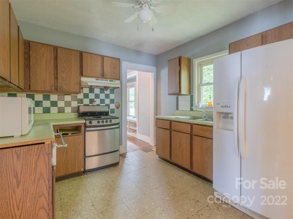 316 Bee Tree Road Swannanoa, NC 28778 - Photo 13 of 24 Gallery Image 13
