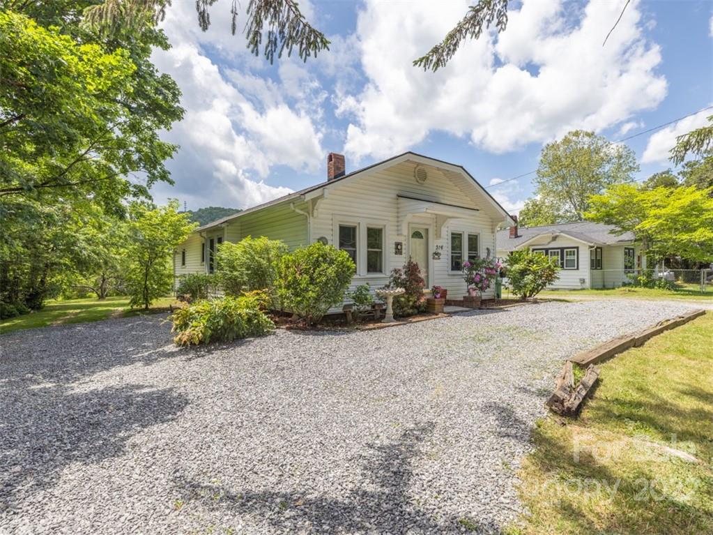 316 Bee Tree Road Swannanoa, NC 28778 - Photo 2 of 24 Gallery Image 2