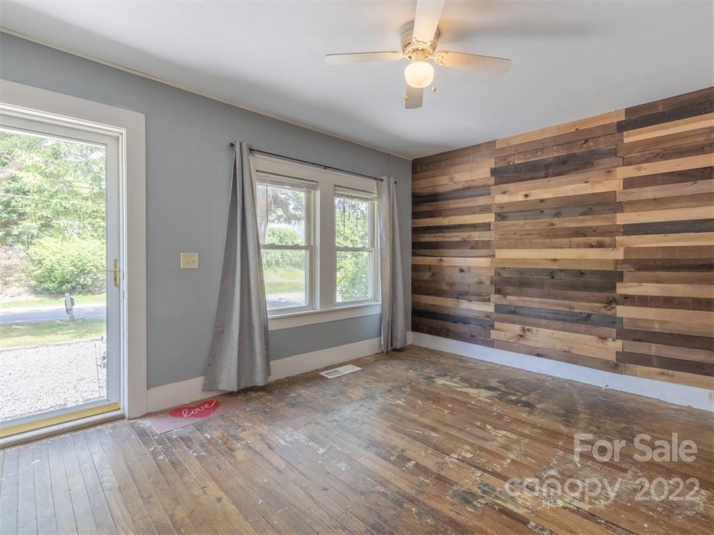 316 Bee Tree Road Swannanoa, NC 28778 - Photo 4 of 24 Gallery Image 4